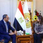 وزيرة التنمية المحلية تتابع جهود توفير السلع الأساسية ومشروعات قنا