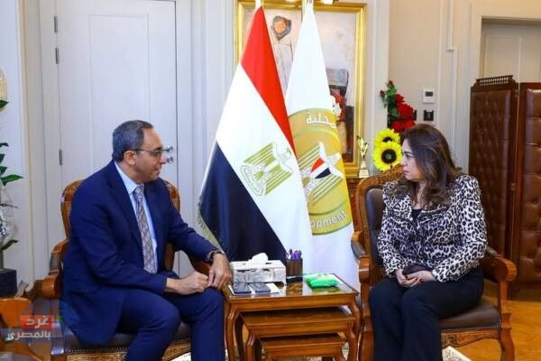 وزيرة التنمية المحلية تتابع جهود توفير السلع الأساسية ومشروعات قنا