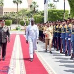 القائد العام للقوات المسلحة يبحث تعزيز التعاون العسكري مع وزير دفاع النيجر