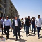 المشرف على مكتب وزير الإسكان يتفقد مشروعات القرى السياحية ويؤكد استمرار جهود التطوير المشرف على مكتب وزير الإسكان يتفقد مشروعات القرى السياحية ويؤكد استمرار جهود التطوير