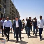 المشرف على مكتب وزير الإسكان يتفقد مشروعات القرى السياحية ويؤكد استمرار جهود التطوير