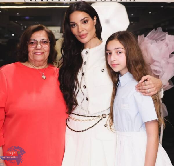 نادين نسيب نجيم تفتتح أول متجر لها في بيروت بحضور ابنتها ووالدتها التونسية