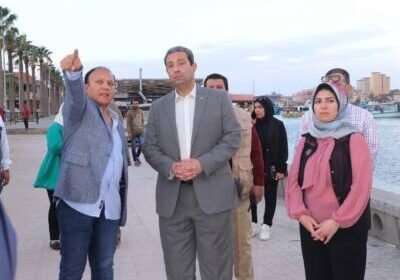 محافظ دمياط يتابع الاستعدادات الصيفية خلال جولة ميدانية بشارع النيل برأس البر