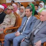 فرحة الحجاج.. محافظ دمياط يُسلم جوازات السفر ومستلزمات الحج للفائزين بالقرعة