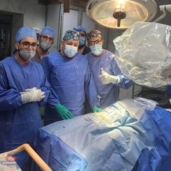 إنجاز طبي عالمي.. عملية دقيقة لتثبيت كسر وخلع عمودي دون جراحة لطفل في طب جامعة الأزهر بدمياط