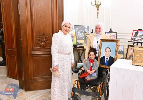 السيدة انتصار السيسي تؤكد أهمية الأسرة ودعم الدولة لذوي الهمم في احتفالية “أسرتي.. قوتي”