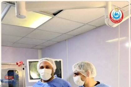 تدخل عاجل لفريق مناظير جهاز هضمي ينقذ طفلًا ابتلع عملة معدنية بمستشفى أبوكبير