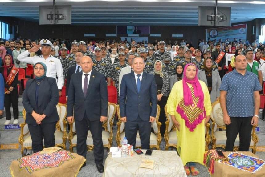 "السمسمية" تضيء مسرح جامعة دمياط