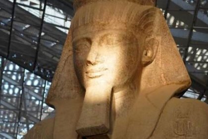 الشمس تتعامد على وجه رمسيس الثاني