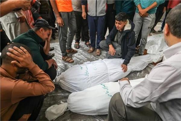 34 شهيدًا فلسطينيًا وعائلات تُمحى بالكامل جراء القصف الإسرائيلي على غزة