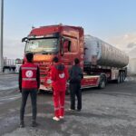 الهلال الأحمر يرسل 12 ألف طن مساعدات عبر قافلة «زاد العزة» الـ80 إلى غزة