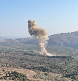 القصف الإسرائيلي على جبل الجرمق في المحمودية بجنوب لبنان