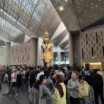 توافد الزوار على المتحف المصري الكبير في أول يوم من افتتاحه للجمهور