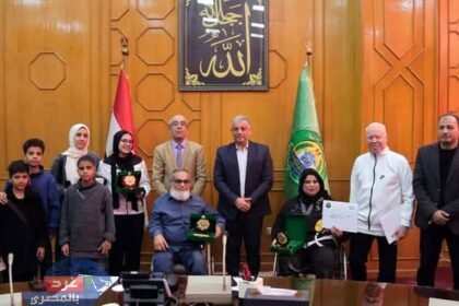محافظ الإسماعيلية يكرم أبطال العالم ويحتفي بالتميز الأكاديمي
