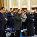 الرئيس السيسي يؤدي صلاة الفجر بمسجد العزيز الحكيم في منطقة المقطم بالقاهرة