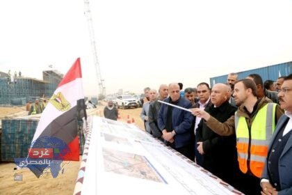 قناة سويس جديدة على قضبان.. وزير النقل يتفقد أعمال القطار الكهربائي السريع بطول 660 كم
