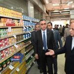 "التموين في الشارع.. شريف فاروق يتفقد أسواق القاهرة ويؤكد: لا تهاون مع المخالفات"