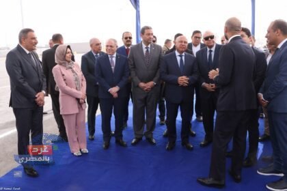 وزير النقل يتفقد مشروعات ميناء دمياط ضمن خطة تحويل مصر لمركز إقليمي للنقل واللوجيستيات