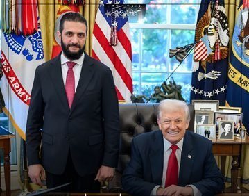 "ترامب يفجر مفاجأة: واشنطن اختارت الشرع رئيسًا لسوريا" "ترامب يفجر مفاجأة: واشنطن اختارت الشرع رئيسًا لسوريا"