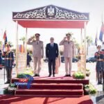 في الذكرى الـ44 لتحرير سيناء.. الرئيس السيسي يضع إكليلًا من الزهور على النصب التذكاري وقبر السادات في الذكرى الـ44 لتحرير سيناء.. الرئيس السيسي يضع إكليلًا من الزهور على النصب التذكاري وقبر السادات