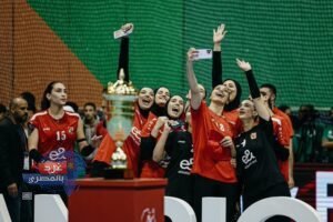 سيدات الأهلي يتوّجن ببطولة إفريقيا للكرة الطائرة.. اللقب الـ11 في التاريخ والأول منذ 2019 سيدات الأهلي يتوّجن ببطولة إفريقيا للكرة الطائرة.. اللقب الـ11 في التاريخ والأول منذ 2019