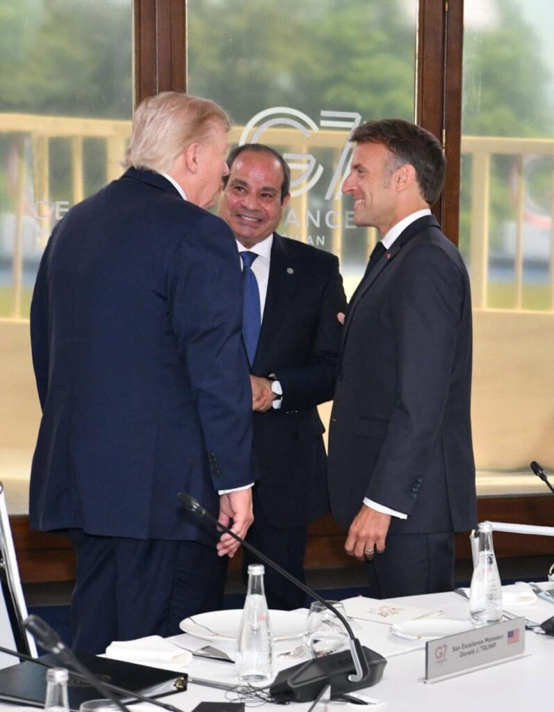السيسي من فرنسا: "الخط الأصفر" التهم 70% من غزة.. ولا بديل عن حل الدولتين لوقف النزاع السيسي من فرنسا: "الخط الأصفر" التهم 70% من غزة.. ولا بديل عن حل الدولتين لوقف النزاع