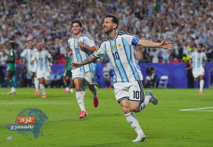 ميسي يدخل التاريخ بـ "هاتريك" مونديالي 