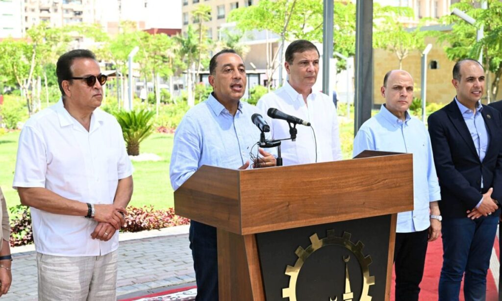 مدبولي في الغربية: 450 مليار جنيه تكلفة المرحلة الأولى من «حياة كريمة» بمشاركة 1450 قرية مدبولي في الغربية: 450 مليار جنيه تكلفة المرحلة الأولى من «حياة كريمة» بمشاركة 1450 قرية