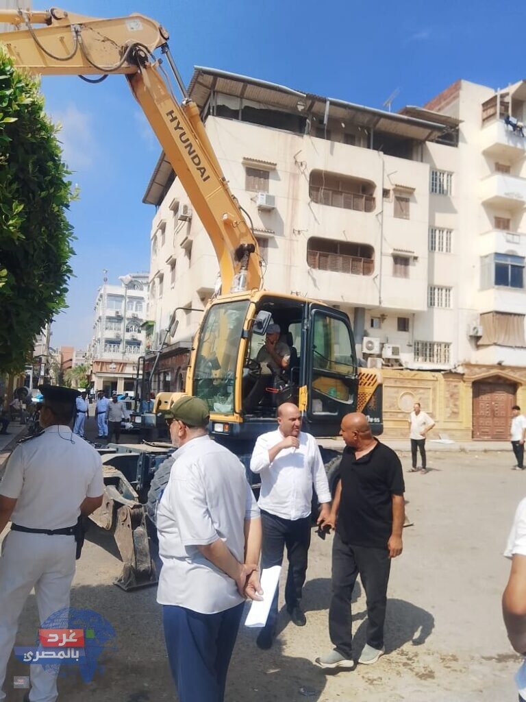 لإعادة الانضباط العمراني.. «جهاز دمياط الجديدة» ينفذ 16 قرار إزالة لمخالفات الردود الخلفي بالحي الثاني