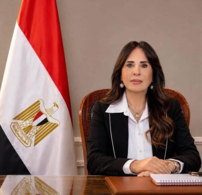 وزيرة الإسكان تصدر 27 قراراً لإزالة مخالفات بناء بالساحل الشمالي الغربي
