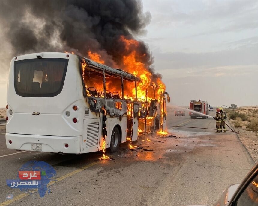 تفحم الهيكل بالكامل.. اشتعال النيران في أتوبيس بطريق مصر إسماعيلية الصحراوي يسفر عن مصرع 3 أشخاص وإصابة 11 آخرين تفحم الهيكل بالكامل