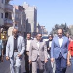 محافظ دمياط يتابع أعمال رصف طريق السوالم حتى كفر المنزلة ضمن «حياة كريمة»