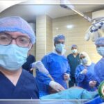 الفريق الطبي بمستشفى أبوحماد المركزي أثناء إجراء جراحة تثبيت كسر الحوض